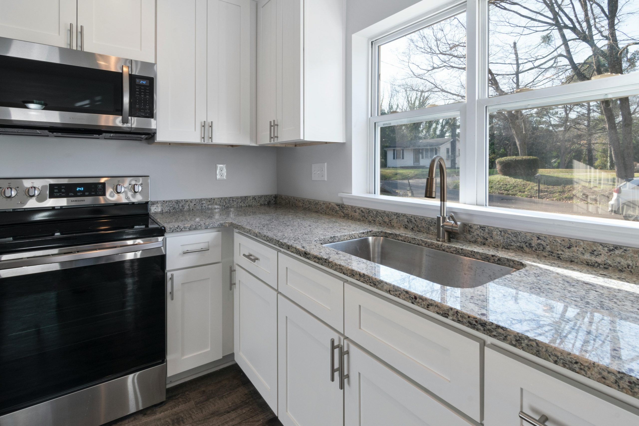 Cleaning granite counter tops