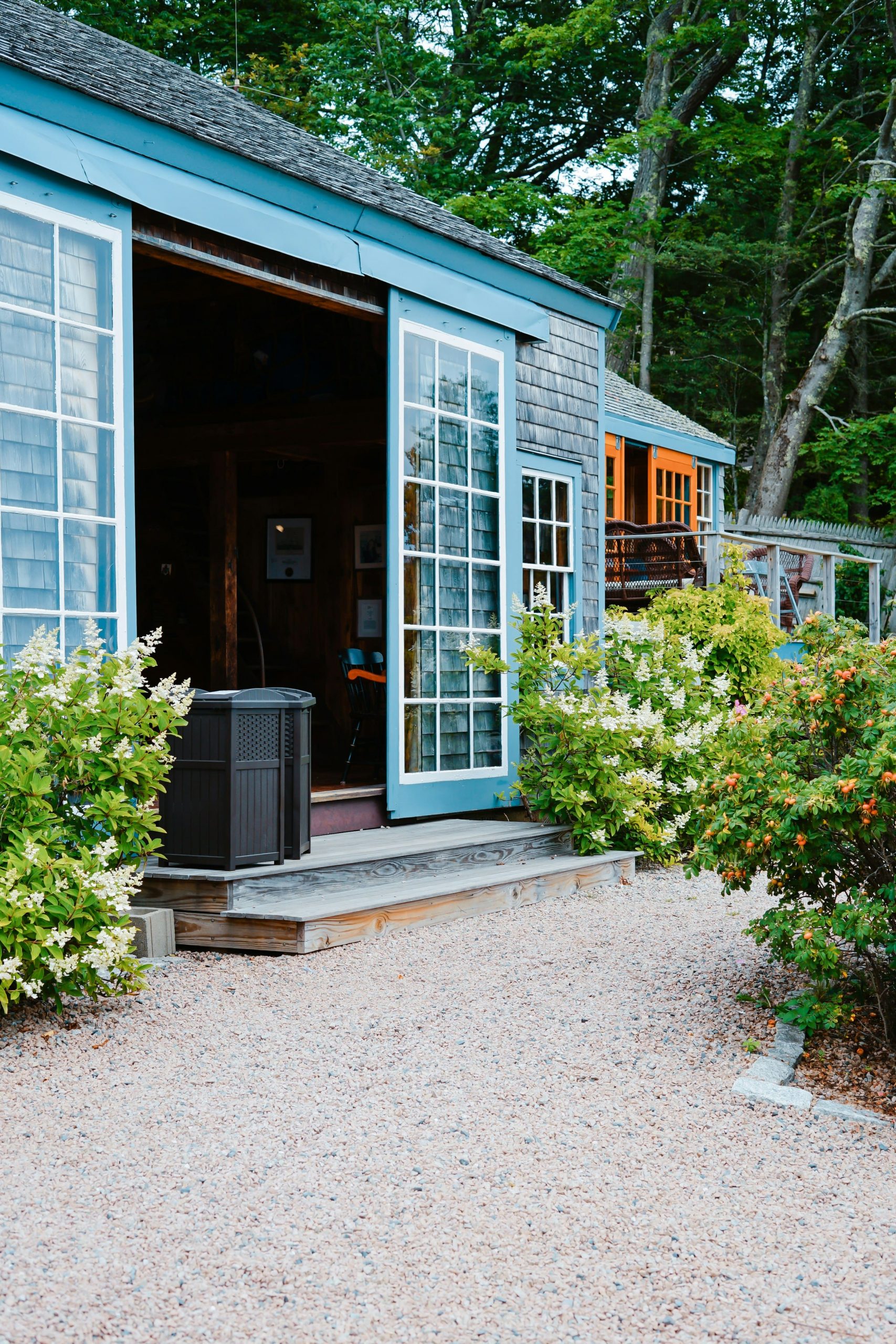 Grave cottage walkway